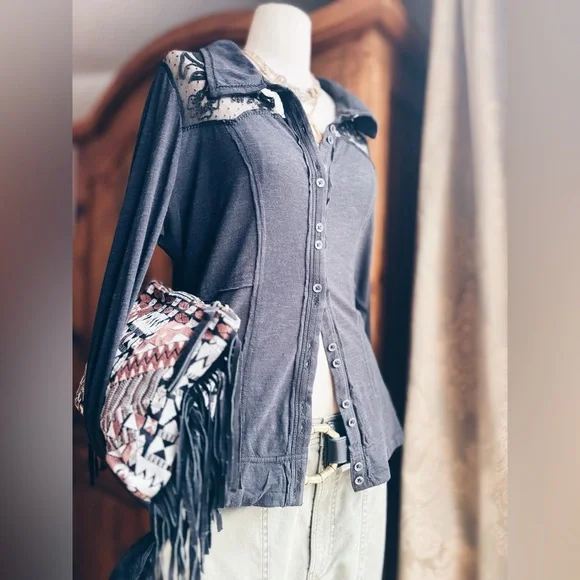 NWT Free People Rosebud Cuff Lace Top - Black - Size XL - Picture 11 of 16